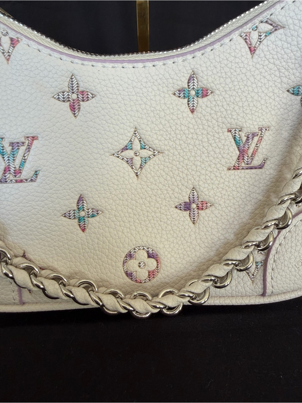Nano White and Lavender Accented Leather Shoulder Bag - Picture 2 of 10